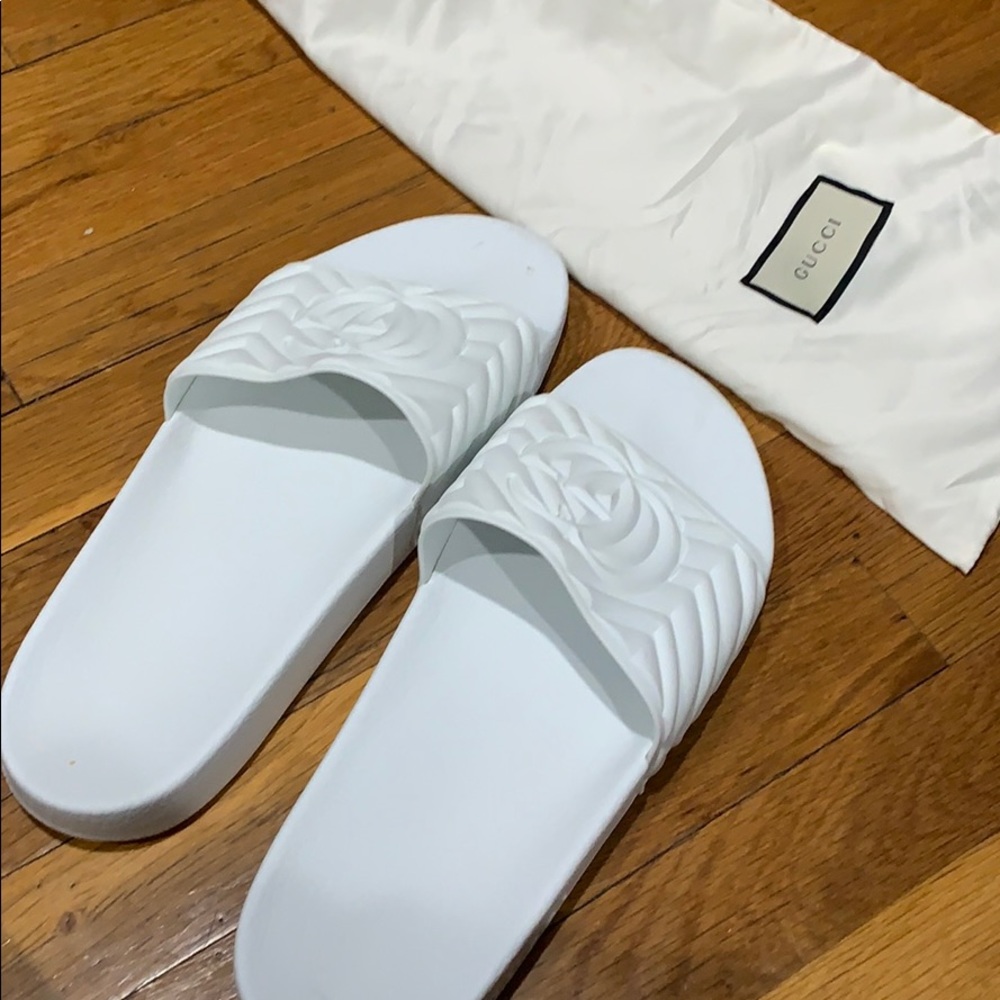Men’s Gucci slides MONOGRAM